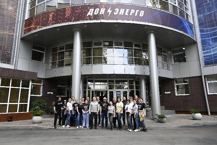 Работники АО «Донэнерго» приняли участие в традиционном весеннем субботнике